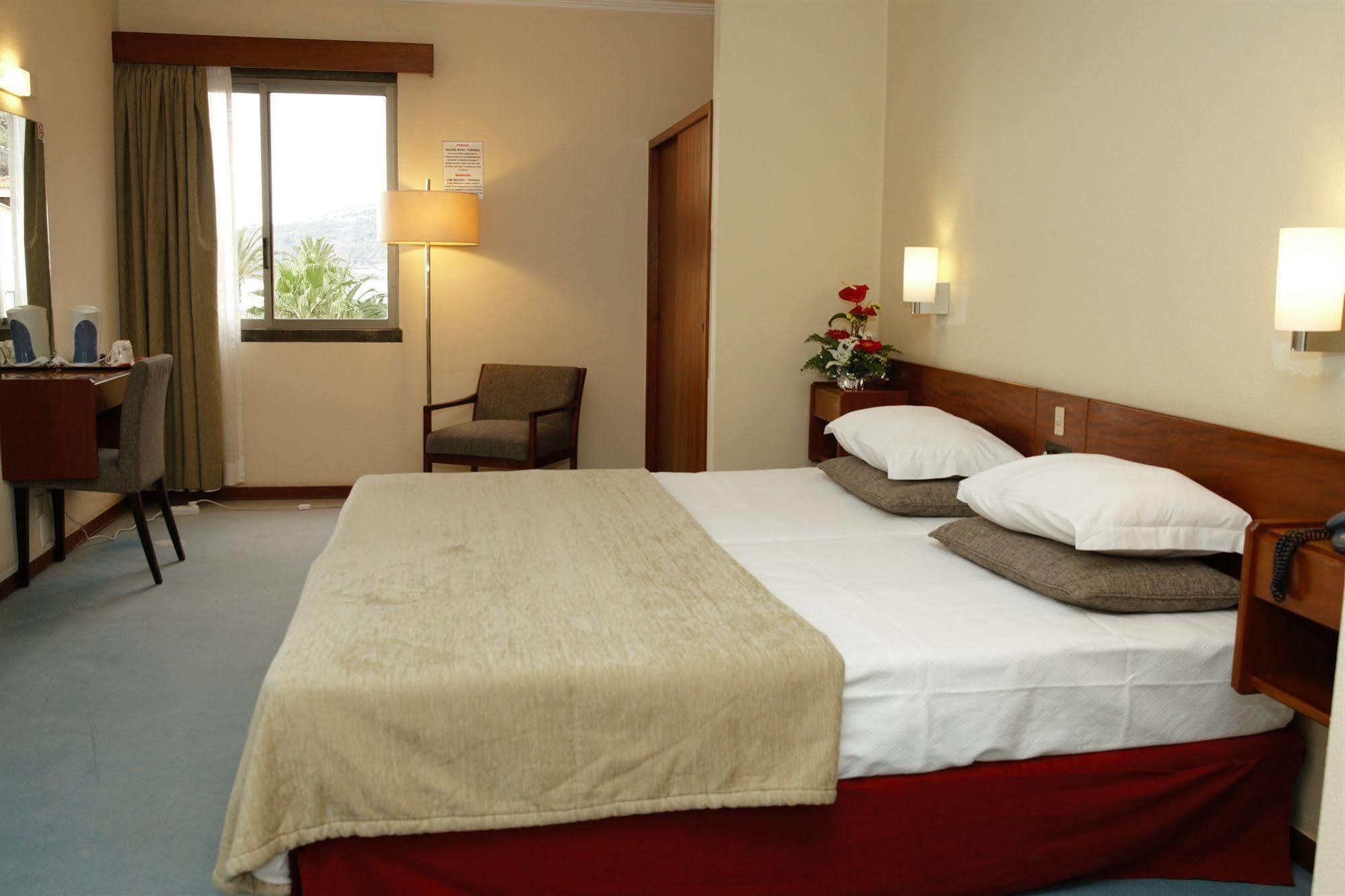 Cheerfulway Bravamar Hotel Ribeira Brava Eksteriør billede